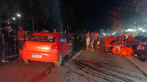 FOTO ACIDENTE CARRO E MOTO VERDINHO  AV. DO CPA