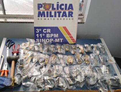 Relógios e pulseiras de ouro recuperados pela PM de Sinop após furto em shopping
