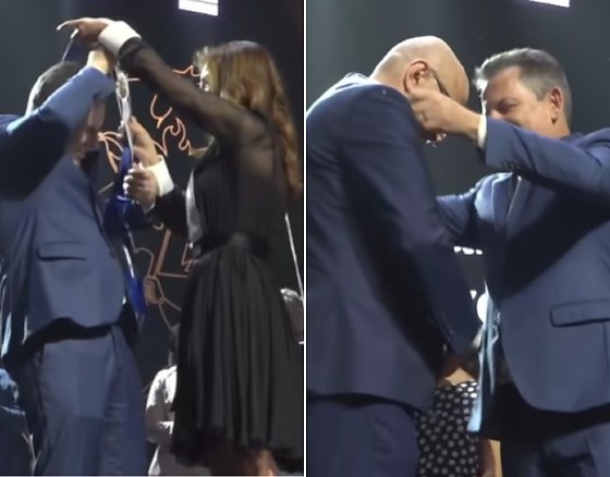 Mauro Mendes transmitiu a faixa de governador a Otaviano Pivetta.