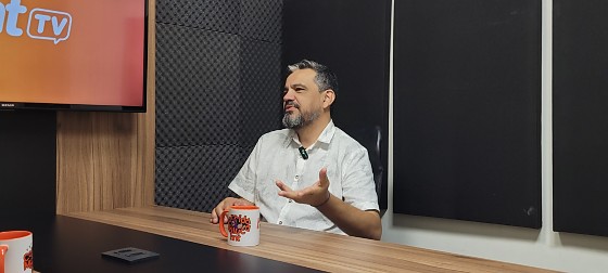 O diretor de cinema, Salles Fernandes, no HNT TV Entrevista.