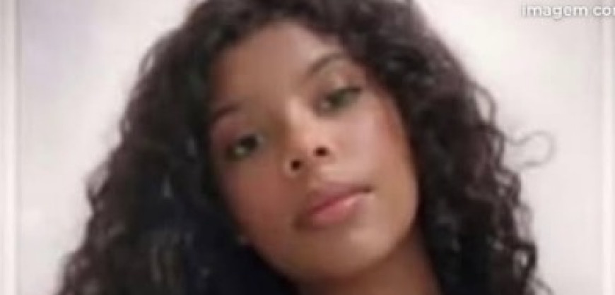 jovem morta em piscina