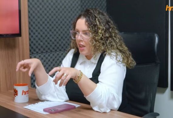 A perita criminal Gigi Barreto no podcast HNT TV Entrevista.