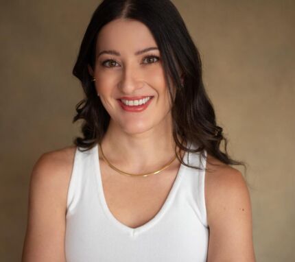 A herdeira do espólio político dos Rivas, a empresária Jéssica Riva (MDB), disputa vaga na Assembleia Legislativa (ALMT). 