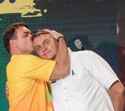 Flavio e Jair Bolsonaro 