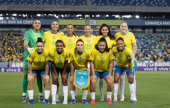 SELEÇÃO BRASILEIRA DE FUTEBOL FEMININO.jpeg