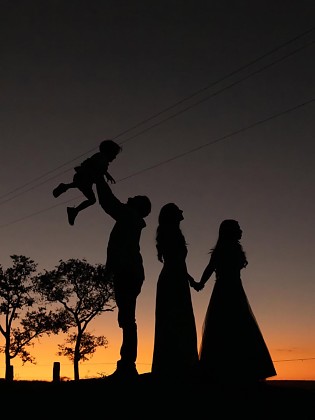 fam&iacute;lia levi esquecido no carro