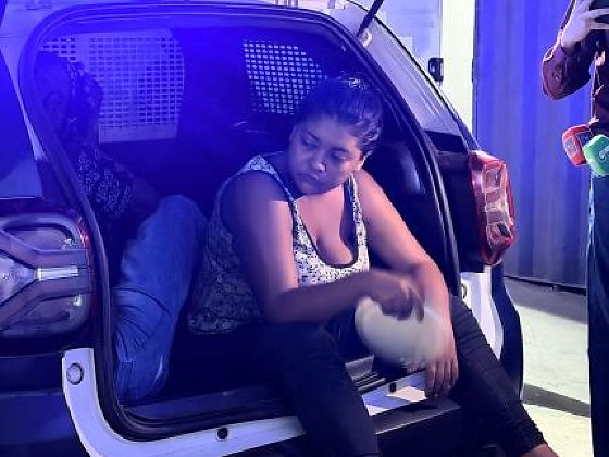 Mulher presa por assassinar padrasto