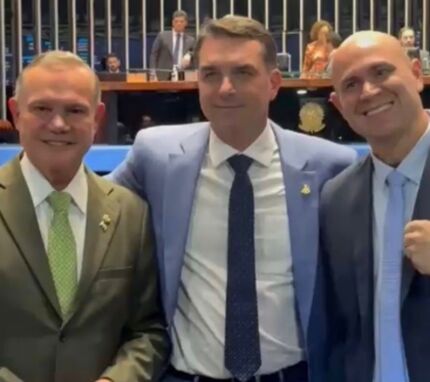 ABILIO BRUNINI, WELINGTON FAGUNDES E FLAVIO BOLSONARO