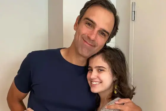 Filha de Tadeu Schmidt fala sobre homenagens feitas ao tio Oscar