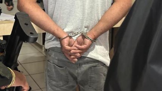 Homem preso por importunação sexual 