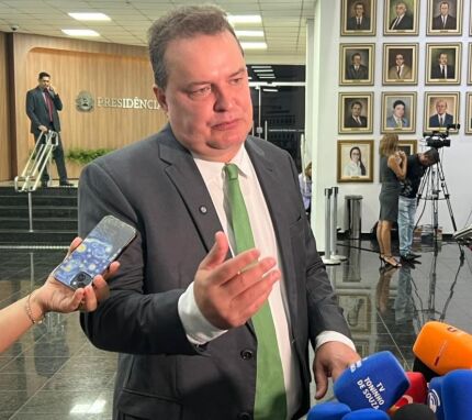 O presidente da Assembleia Legislativa (ALMT), Max Russi (Podemos). 