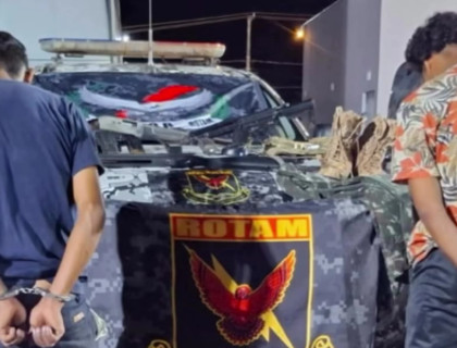 Dupla é presa com armamento em MT 