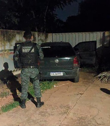 Gol abandonado por bandidos em VG