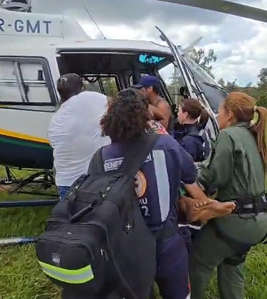 Idoso sofre queda em casa e precisa ser resgatado de helicóptero