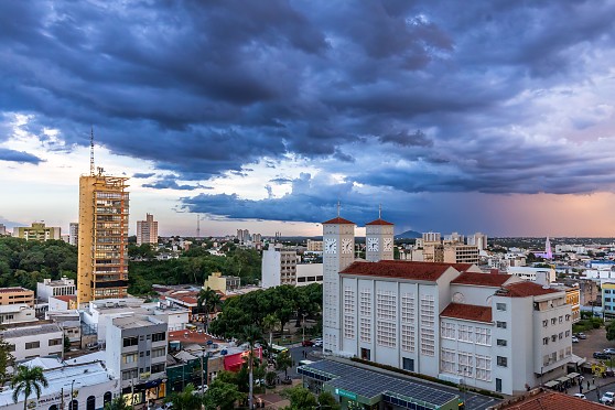 Defesa Civil emite alerta para chuvas intensas, aviso dura até quinta-feira
