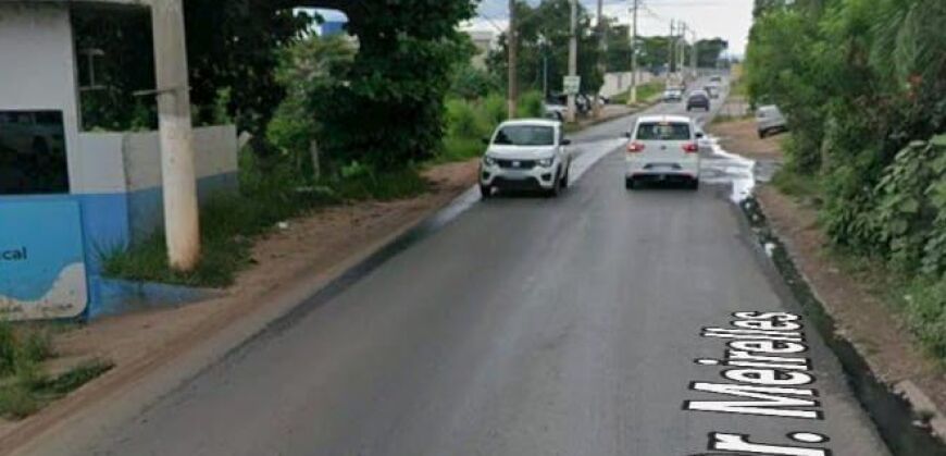 Cidadão denuncia buracos que causam acidentes na avenida Dr. Meirelles