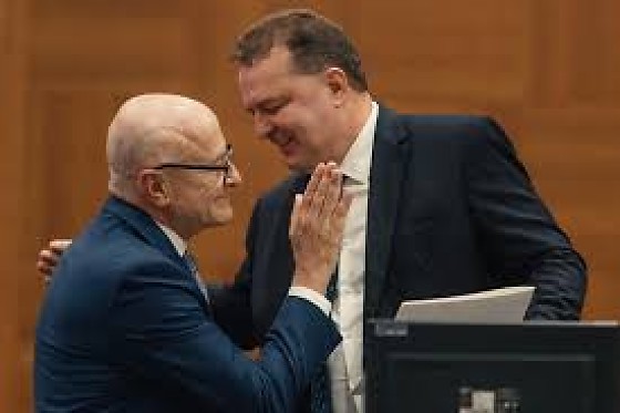 Max Russi vai contra Pivetta e defende uso de recursos públicos para shows nacionais