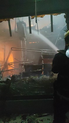 Shopping pega fogo em Tangará da Serra, bombeiros atuam no combate às chamas