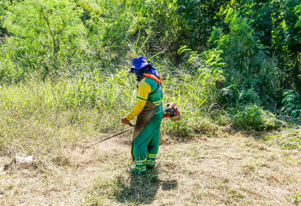 Prefeitura de Cuiabá mobiliza 285 trabalhadores para limpeza de bairros da capital