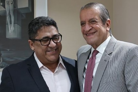 O presidente do PL em Mato Grosso, Ananias Filho, e à direita o presidente nacional do PL, Valdemar Costa Neto.