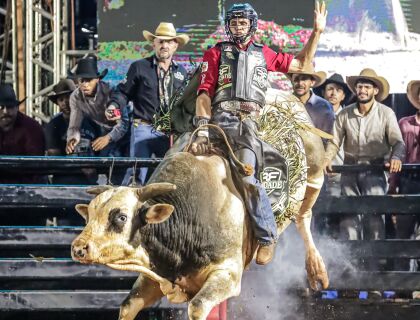 Morre o peão Rafael Silvio Oliveira em rodeio internacional sediado em São Paulo
