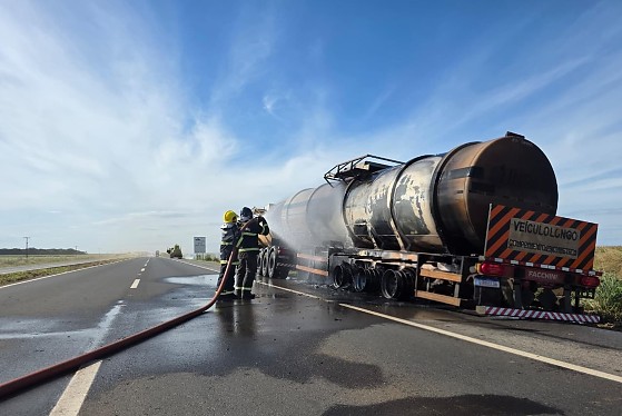INCENDIO CARRETA TANQUE.jpg