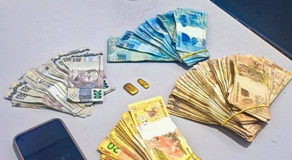 barras pequenas de ouro e R$ 34.190