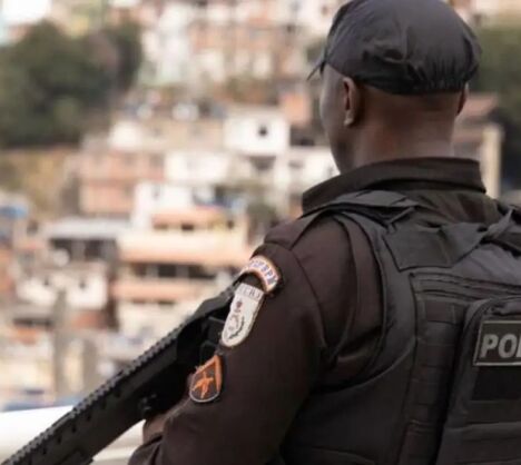 Polícia na favela do Rio