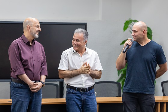 O prefeito de Cuiabá, Abilio Brunini (PL); o atual secretário de Educação, Reginaldo Teixeira (Novo); e o ex-secretário de Educação, Amauri Monge.