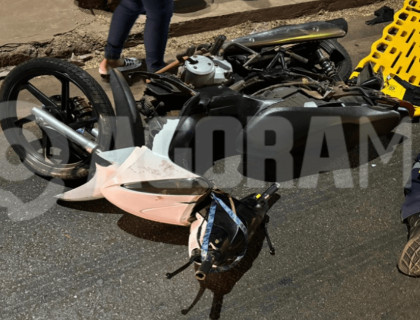 Motociclista bate em caminhão e sofre fratura em rodovia federal