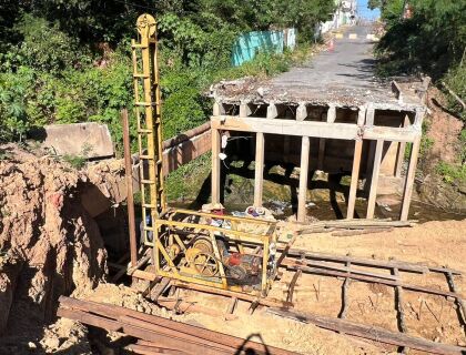 Prefeitura executa fundação e acelera construção de ponte no Boa Esperança