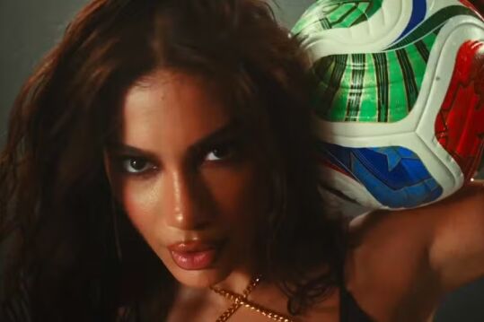 Anitta na Copa do Muindo