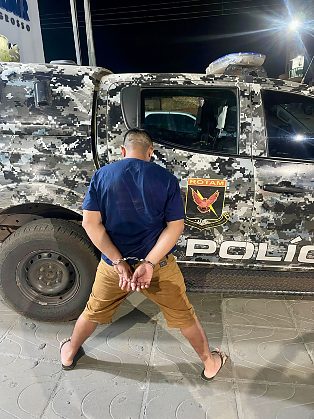 Homem preso com mandado em aberto