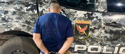 Homem preso com mandado em aberto