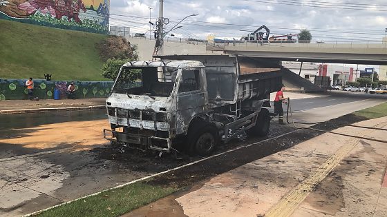 Caminhão avenida do CPA