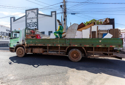 Cata-treco vai passar recolhendo de móveis e materiais inservíveis esta semana