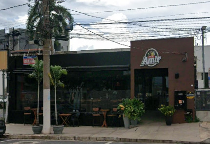 Justiça condena cliente a pagar R$ 10 mil a garçom agredido com tapa no rosto
