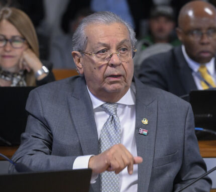 O senador Jayme Campos (União Brasil). 