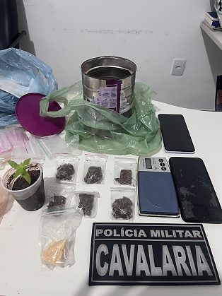 Esposa entrega marido e homem é preso por tráfico de drogas em Chapada
