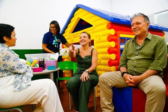 conselheiro do TCE-MT Antonio Joaquim e Flávia Moretti