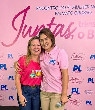 A prefeita de VG, Flávia Moretti, e a ex-primeira-dama da República, Michelle Bolsonaro, ambas do PL.