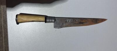 Mulher é presa suspeita de tentar matar marido com facada no pescoço 