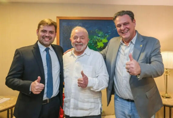 Irajá Larceda (PSD, ao lado do presidente Lula (PT) e o senador Carlos Fávaro (PSD).