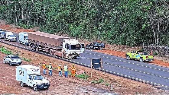 Acidente na BR-163 deixa dois mortos
