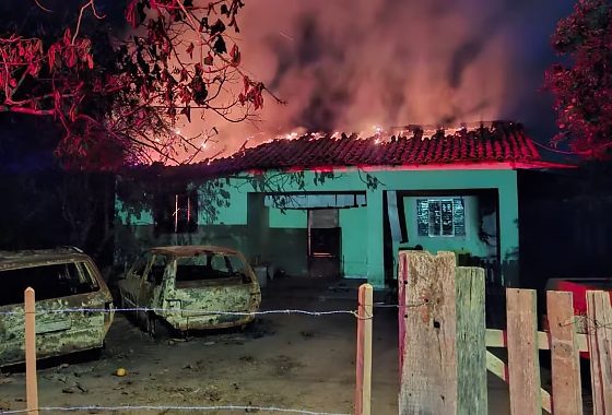 casa incendiada em Cáceres