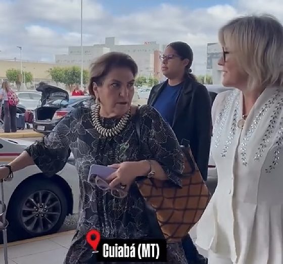 A ministra das Mulheres, Márcia Lopes, após desembarque no Aeroporto Internacional Marechal Rondon em Várzea Grande. 