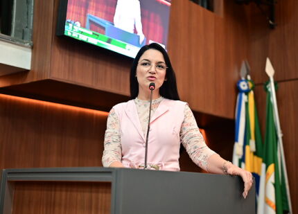 A primeira-dama de Cuiabá e vereadora, Samantha Iris (PL). 
