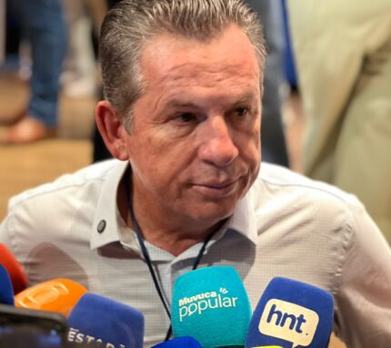 O candidato ao Senado, o ex-governador Mauro Mendes (União Brasil).