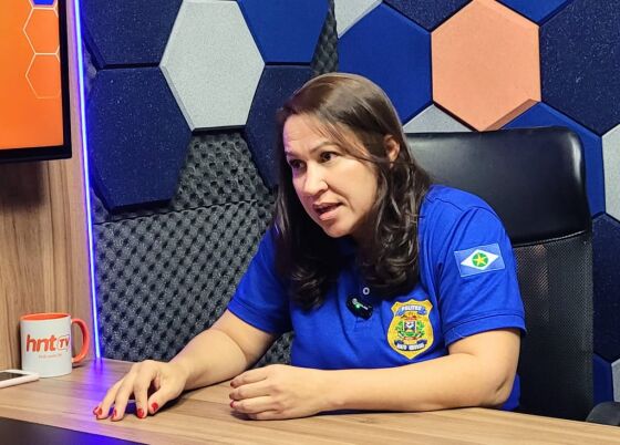 Simone Delgado, papiloscopista da Politec, no podcast HNT Entrevista. 