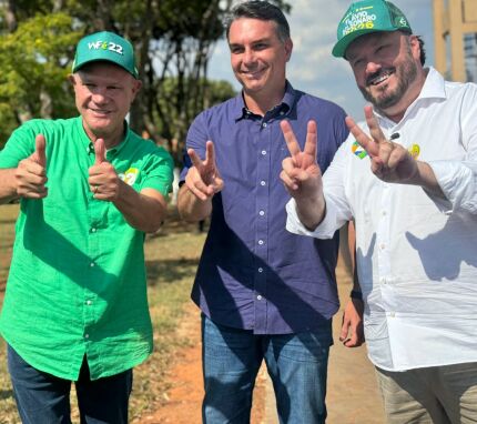 Wellington Fagundes, Flávio Bolsonaro e Rei do Porco.